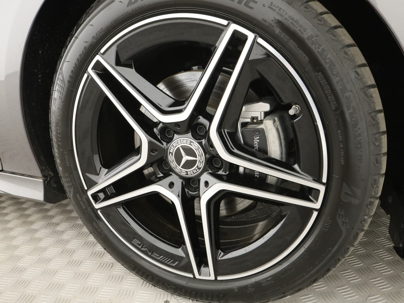 Mercedes-Benz CLA 180 Coup Bild 22