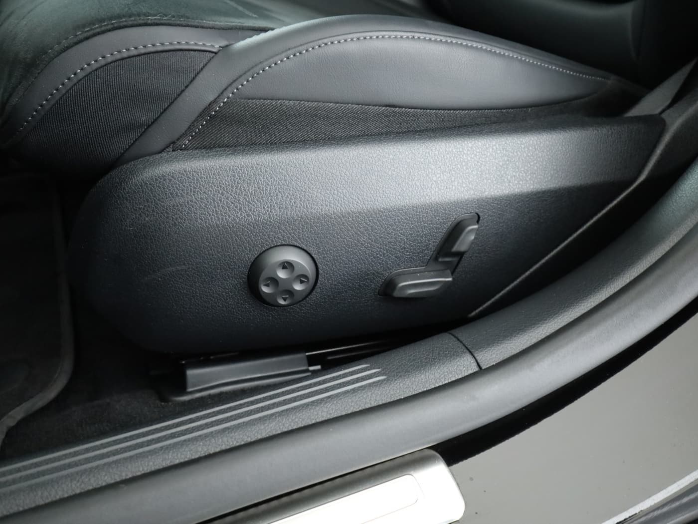 Mercedes-Benz C 300 d Bild 25