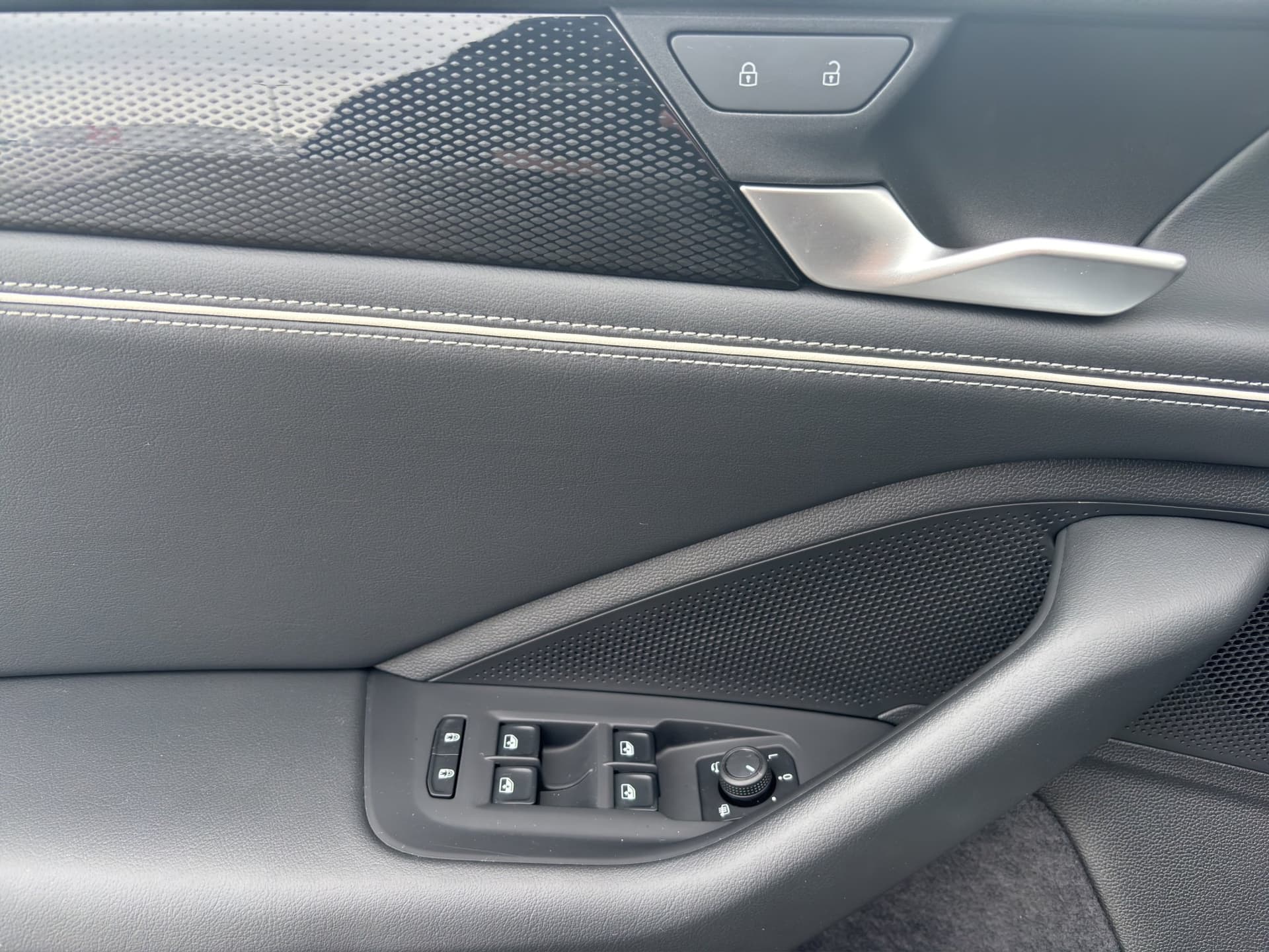 Volkswagen Passat Business 1.5 TSI 150 PS DSG NAVI AHK Kamera Bild 14