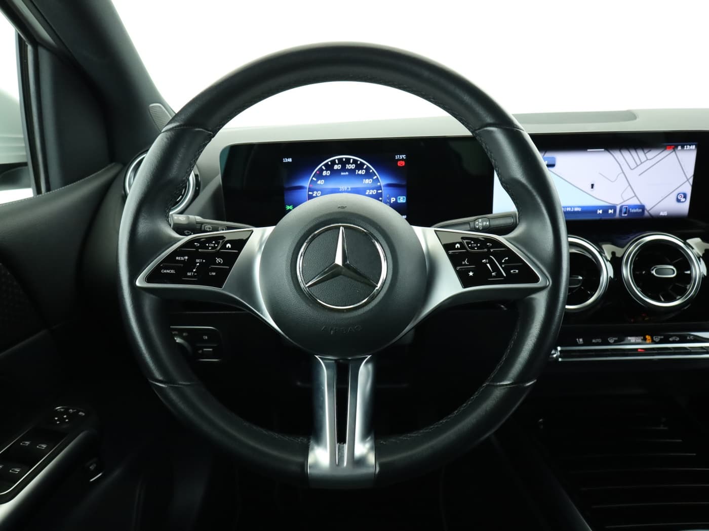 Mercedes-Benz B 180 d Bild 11