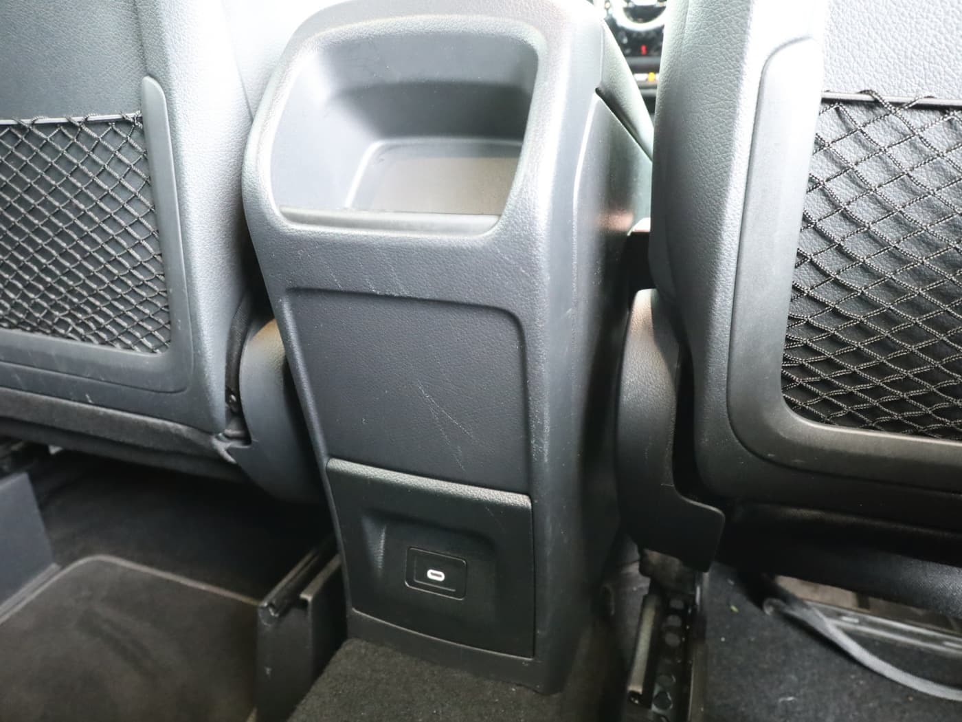 Mercedes-Benz B 180 d Bild 23