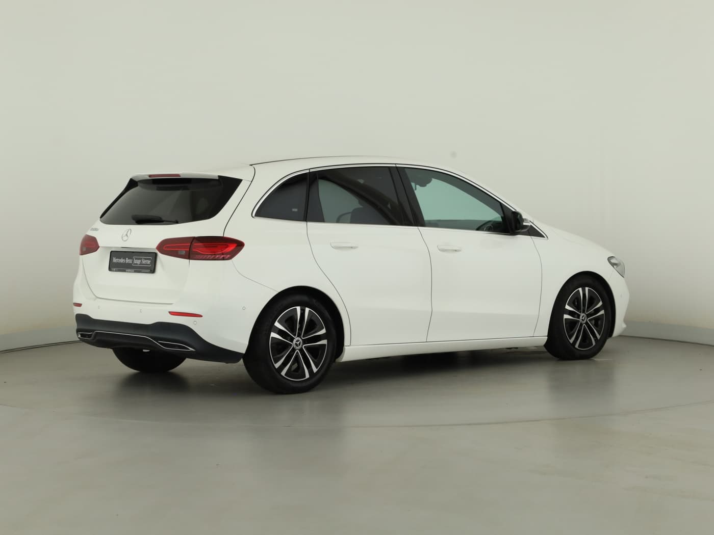 Mercedes-Benz B 180 d Bild 6