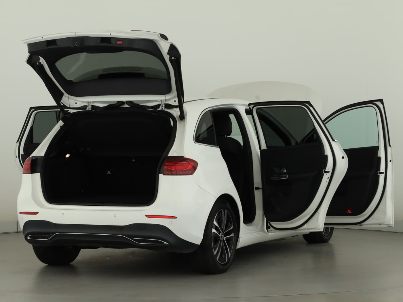 Mercedes-Benz B 180 d Bild 9
