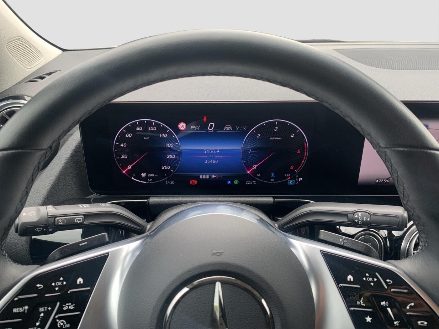 Mercedes-Benz GLA 200 d 4M Bild 11
