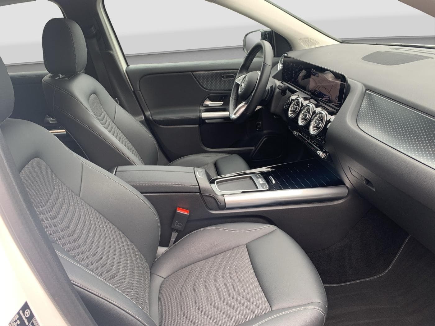 Mercedes-Benz GLA 200 d 4M Bild 15