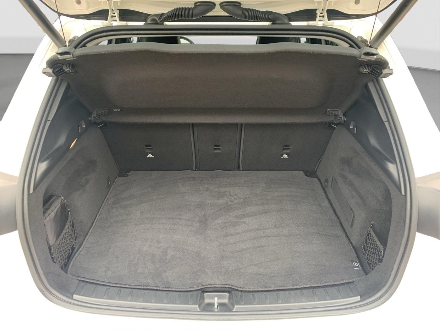 Mercedes-Benz GLA 200 d 4M Bild 18