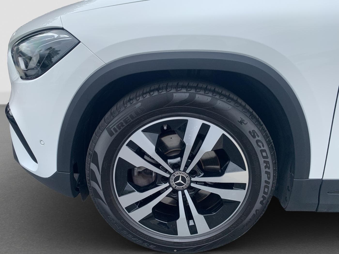 Mercedes-Benz GLA 200 d 4M Bild 19