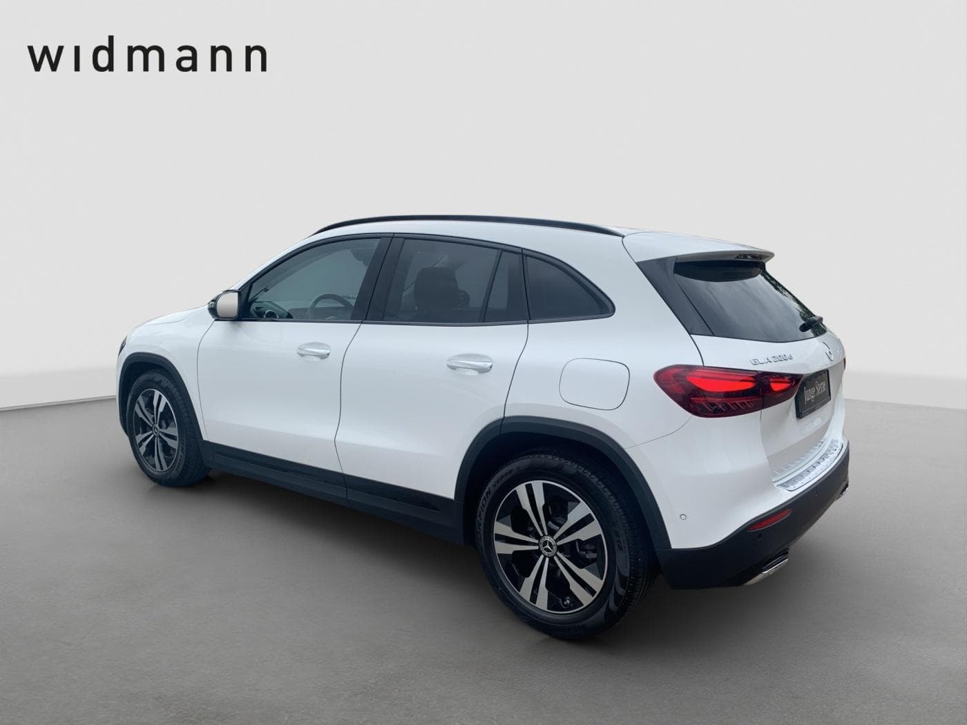Mercedes-Benz GLA 200 d 4M Bild 8