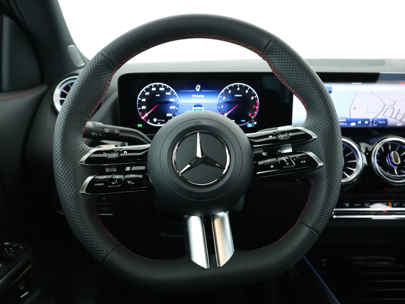 Mercedes-Benz GLA 200 Bild 11