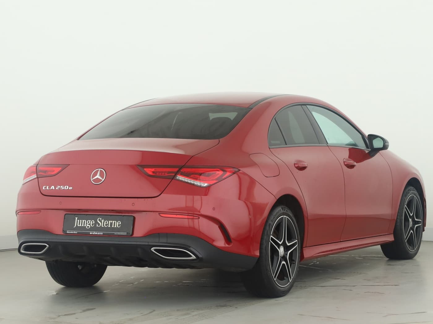 Mercedes-Benz CLA 250 e Bild 2