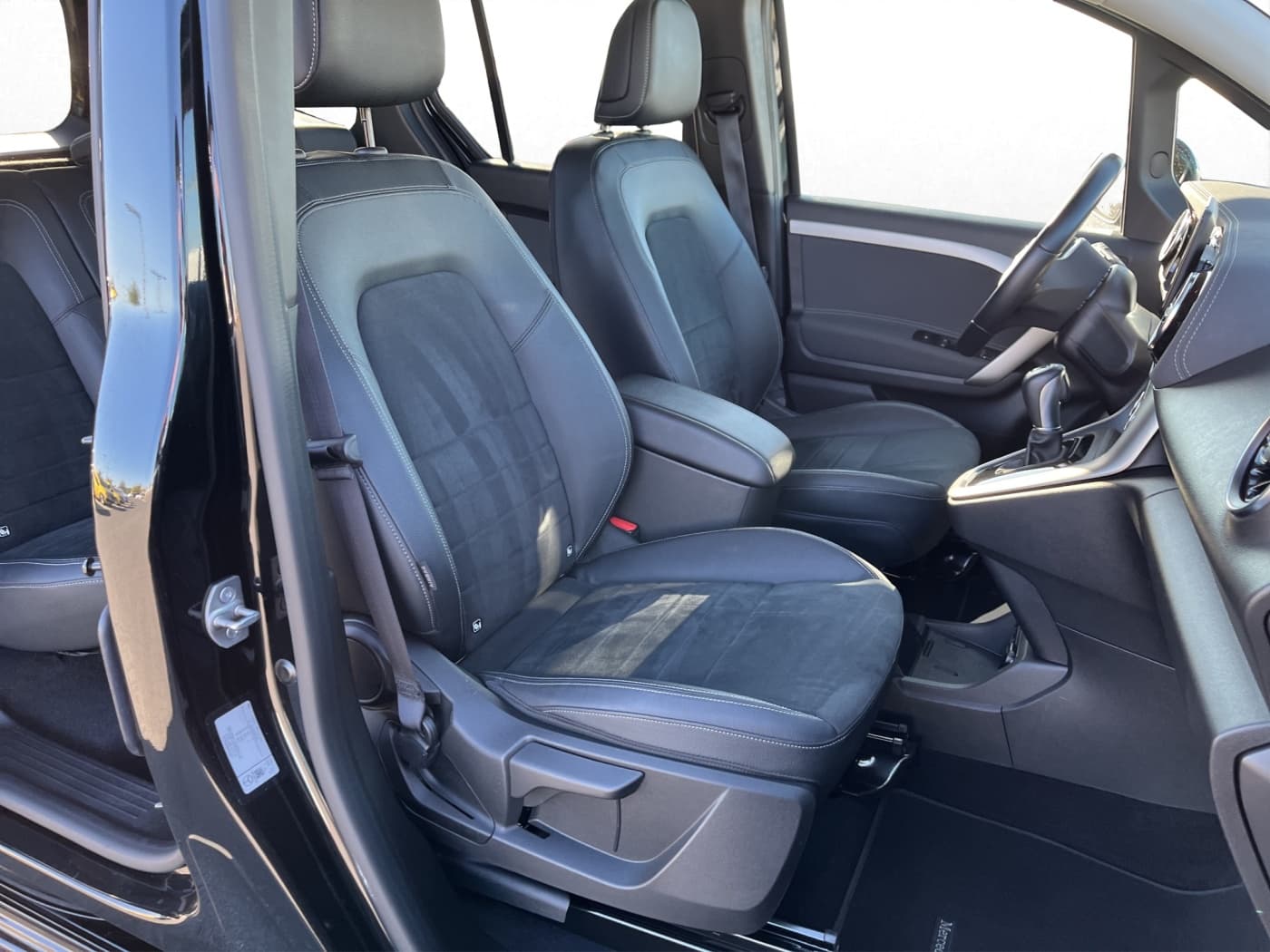 Mercedes-Benz T 180 d PROGRESSIVE Bild 14