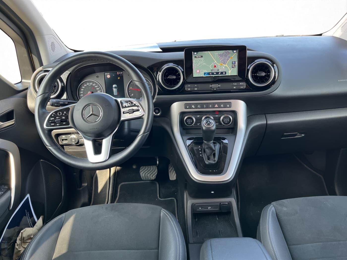 Mercedes-Benz T 180 d PROGRESSIVE Bild 9