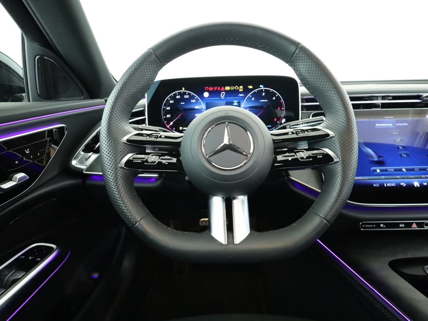 Mercedes-Benz E 220 d 4M Bild 11