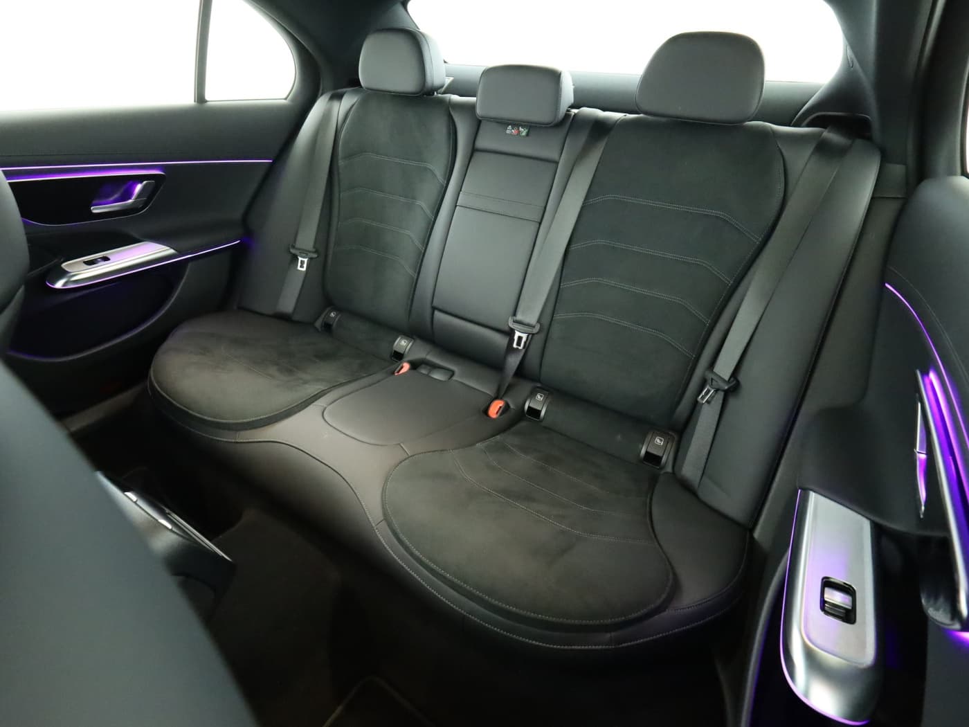 Mercedes-Benz E 220 d 4M Bild 18
