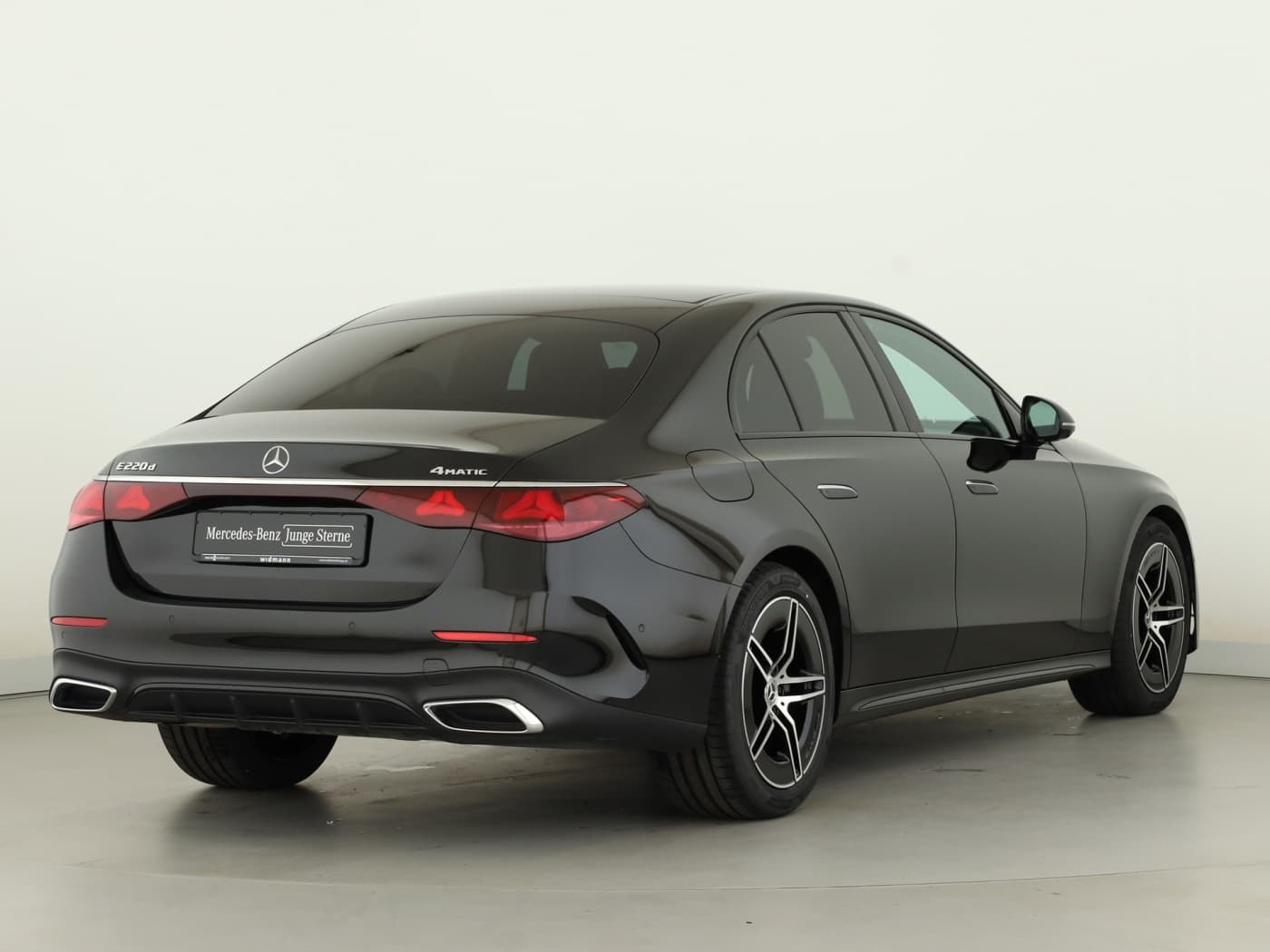 Mercedes-Benz E 220 d 4M Bild 2