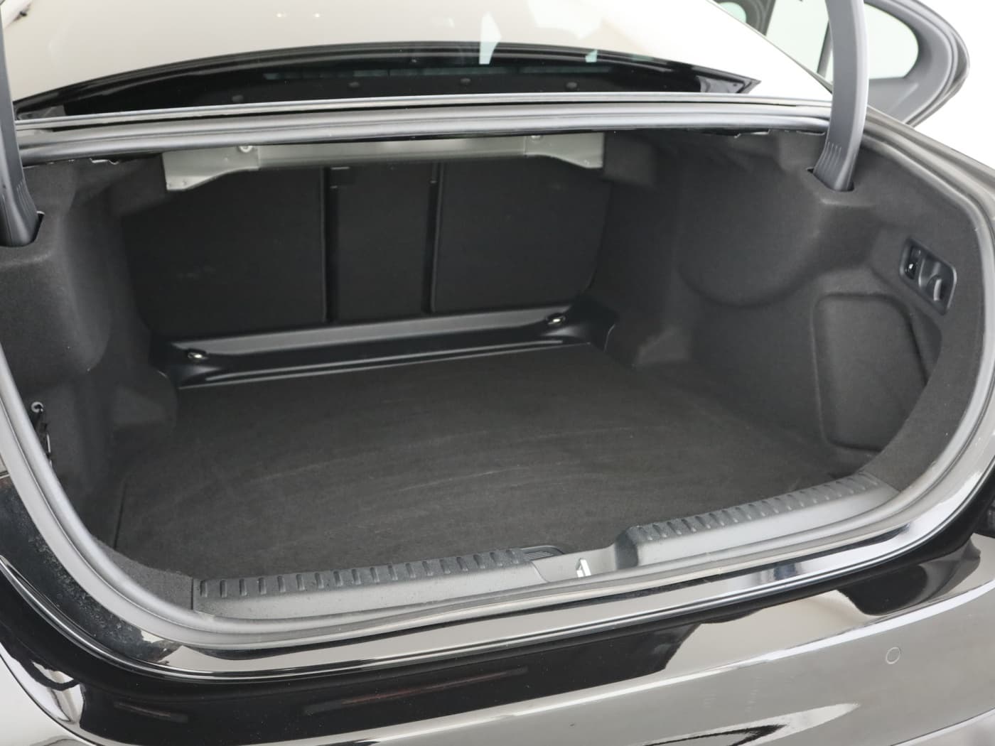 Mercedes-Benz E 220 d 4M Bild 22