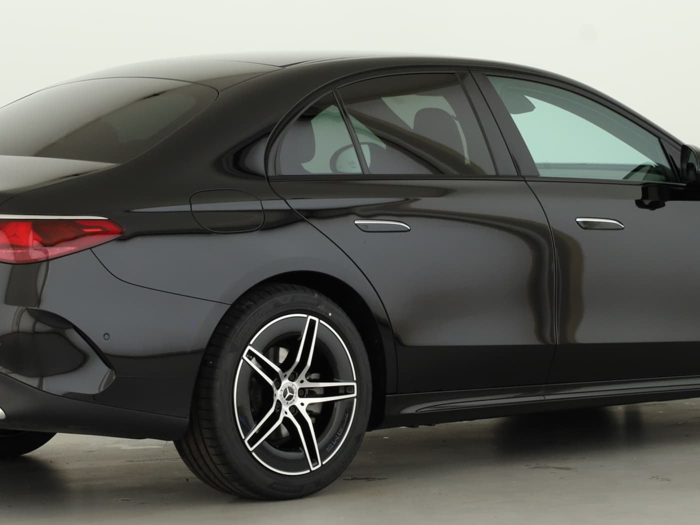 Mercedes-Benz E 220 d 4M Bild 6