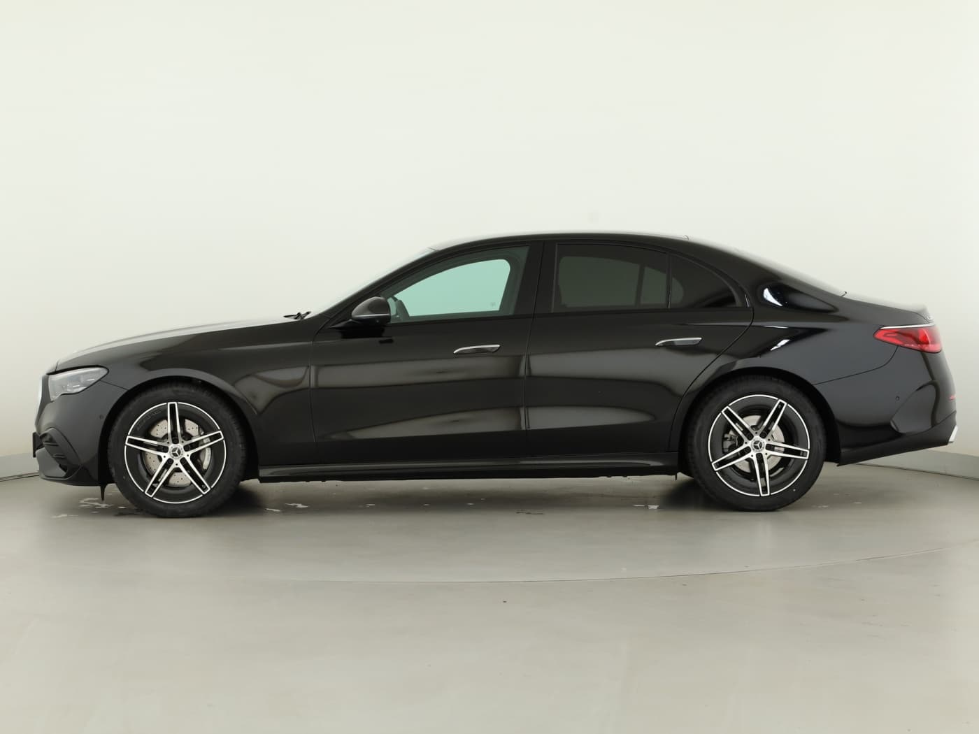Mercedes-Benz E 220 d 4M Bild 7