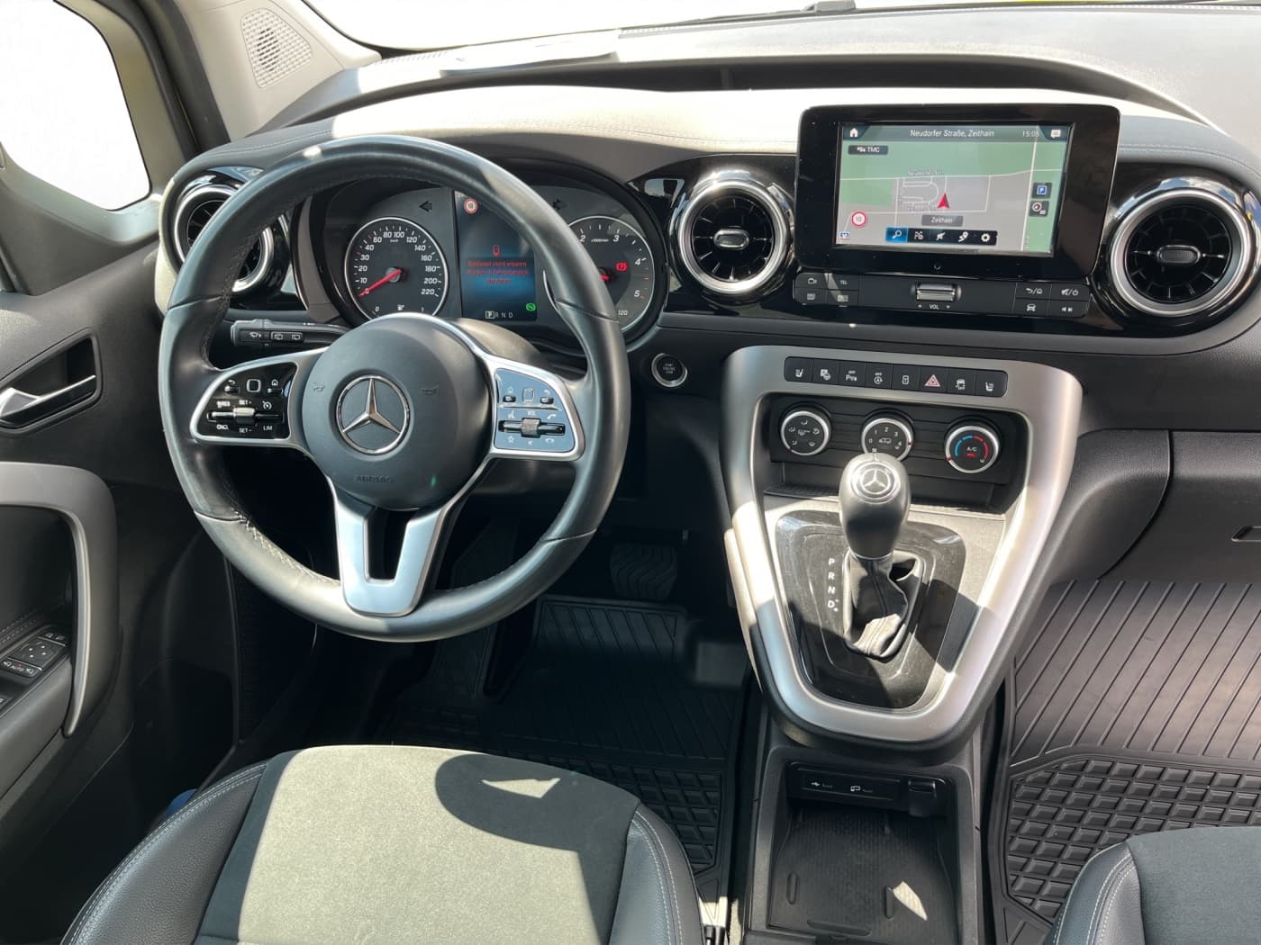 Mercedes-Benz T 180 d PROGRESSIVE EDITION Bild 9