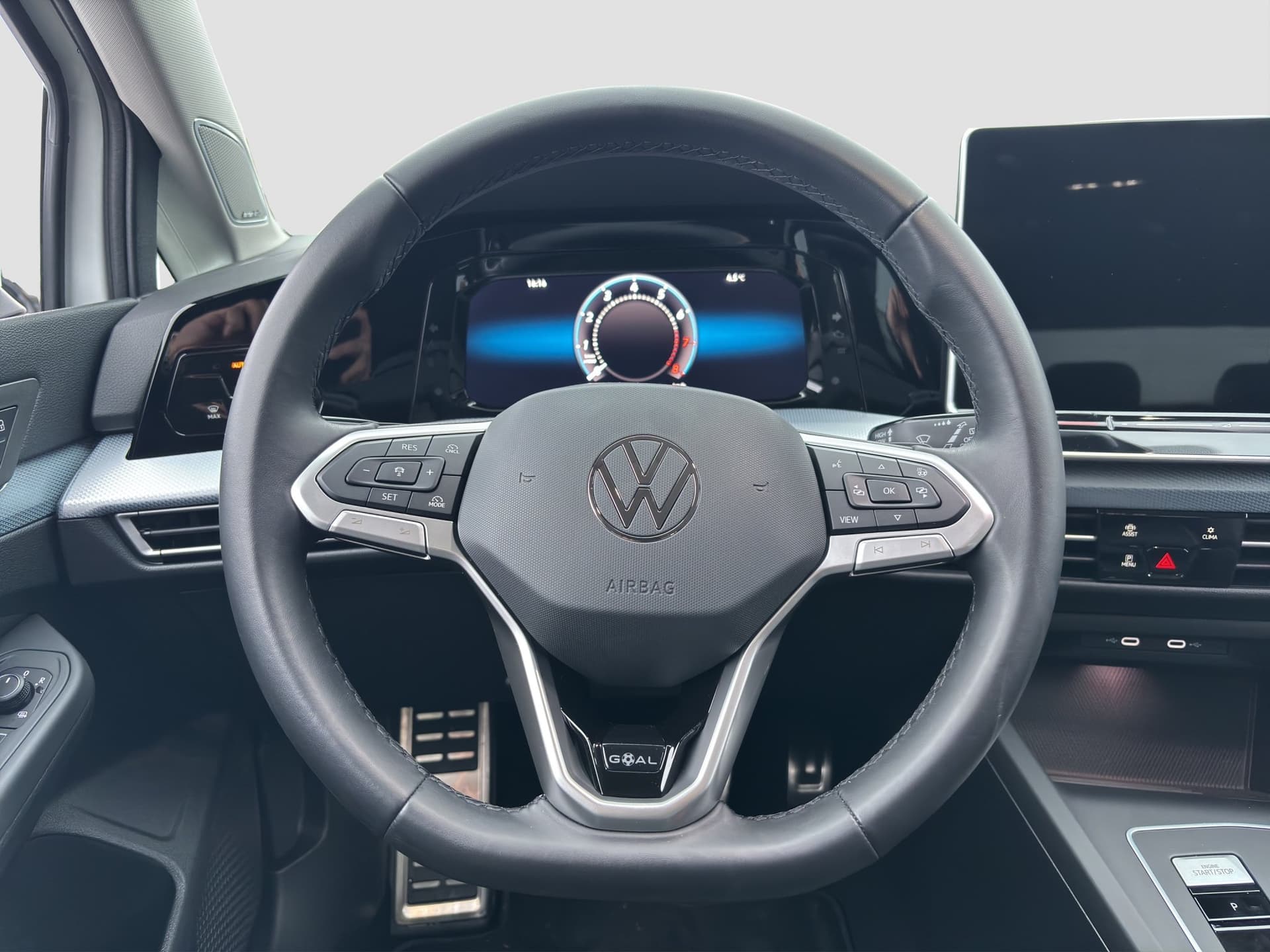 Volkswagen Golf Life GOAL 1.5 eTSI 115 PS Bild 10