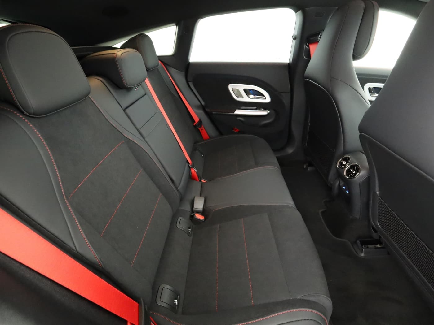 Mercedes-Benz CLA 350 4MATIC SB mit EQ Bild 26