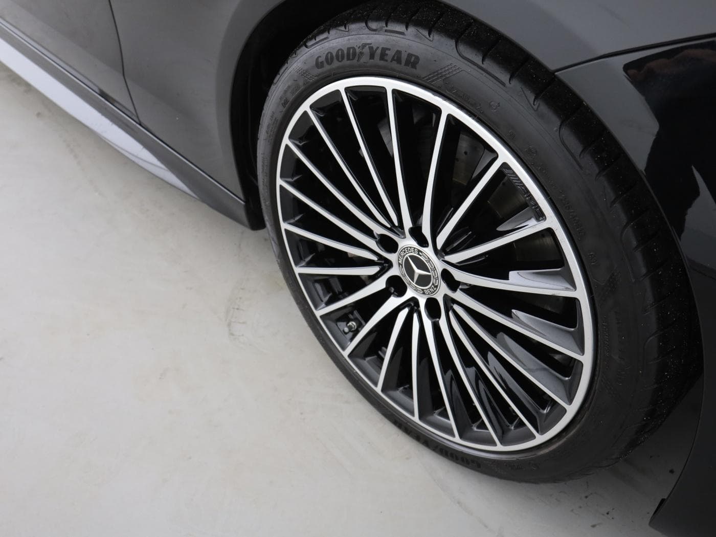 Mercedes-Benz C 300 d T Bild 21