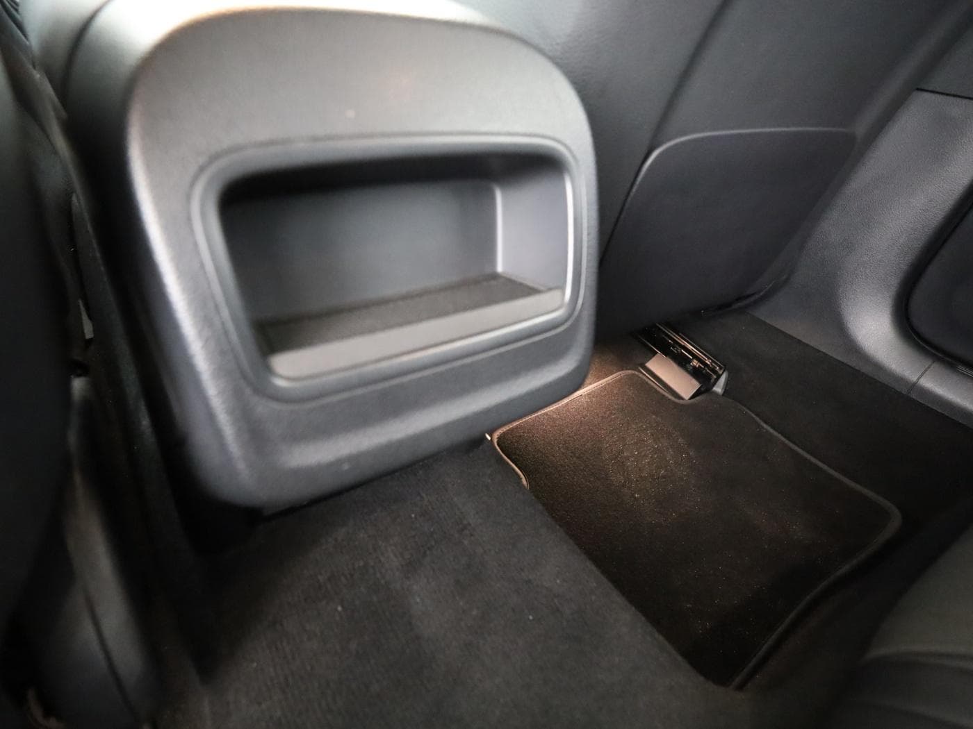 Mercedes-Benz C 300 d T Bild 23