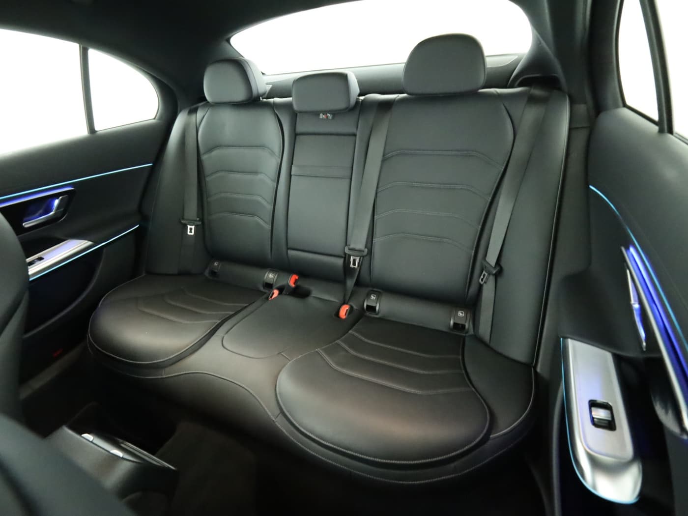 Mercedes-Benz E 220 d 4M Bild 18