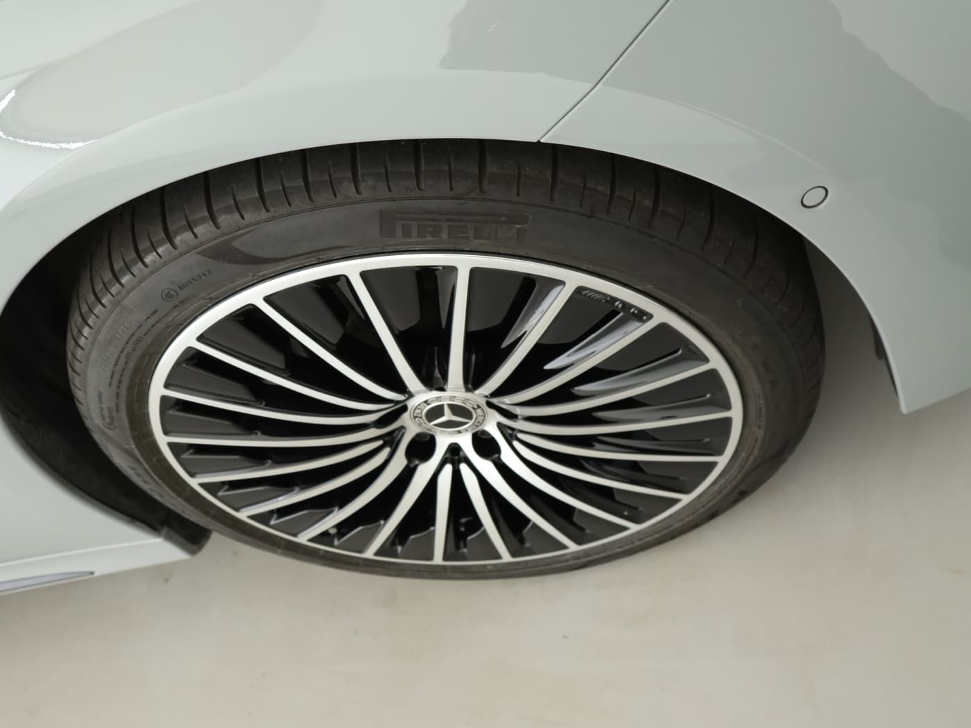 Mercedes-Benz E 220 d 4M Bild 21
