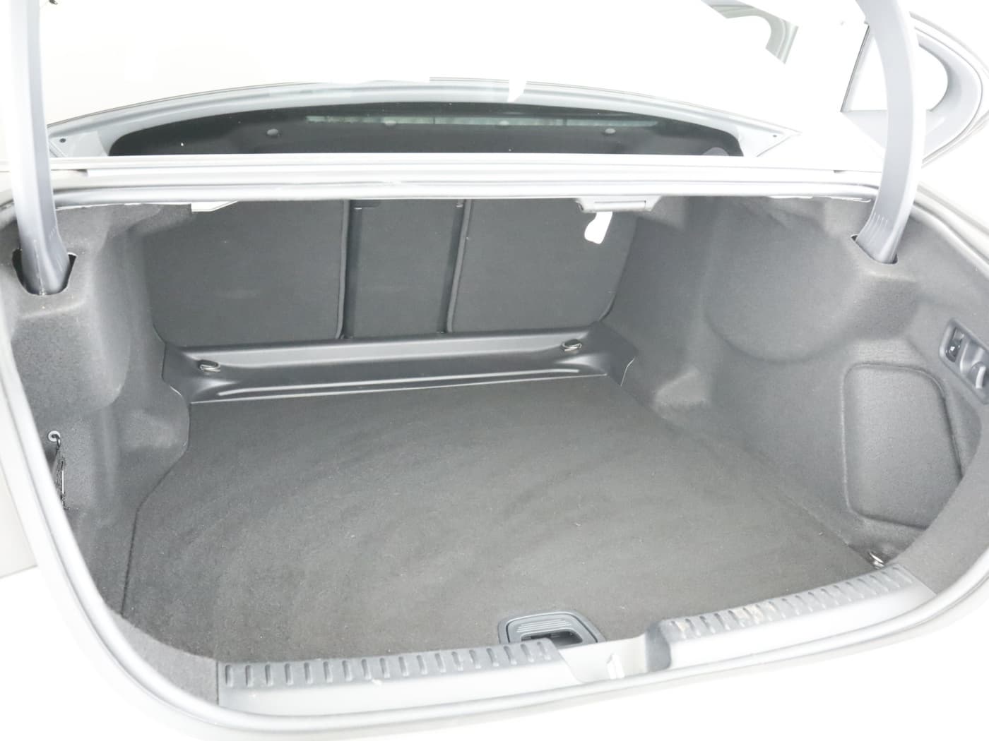 Mercedes-Benz E 220 d 4M Bild 22