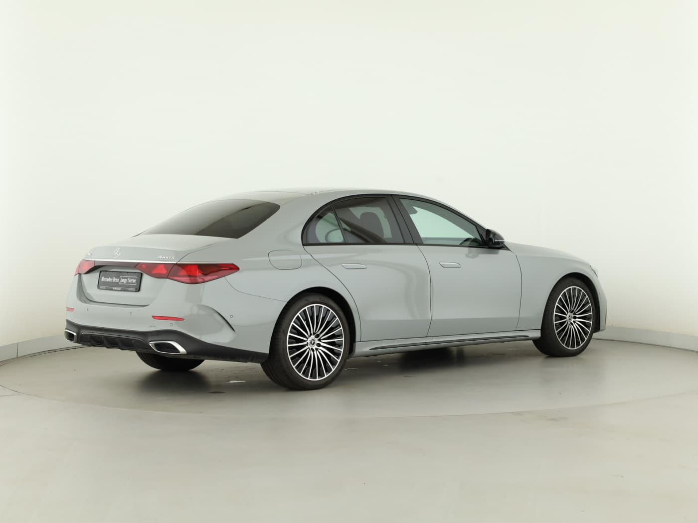 Mercedes-Benz E 220 d 4M Bild 6