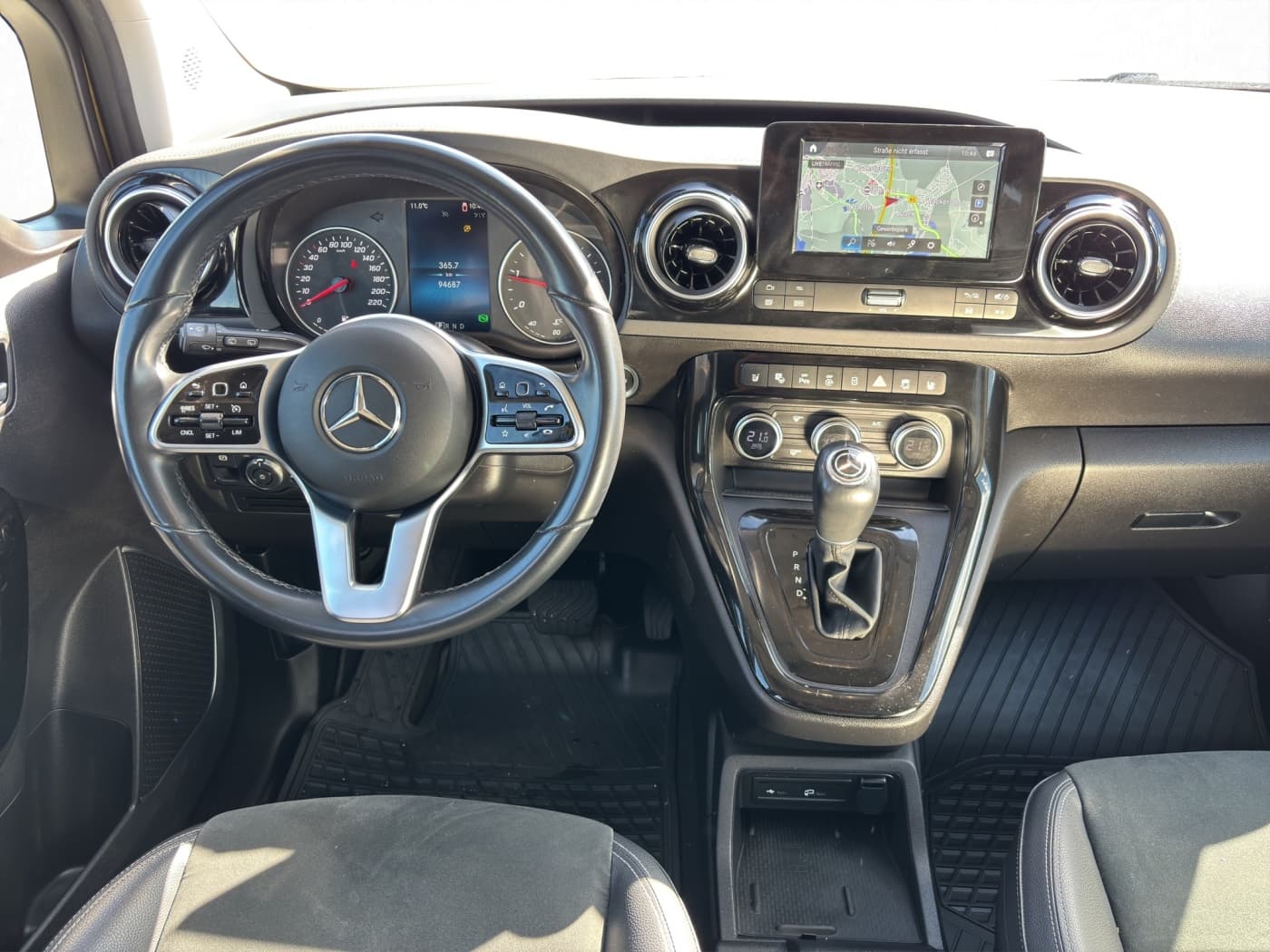 Mercedes-Benz T 180 d Bild 9