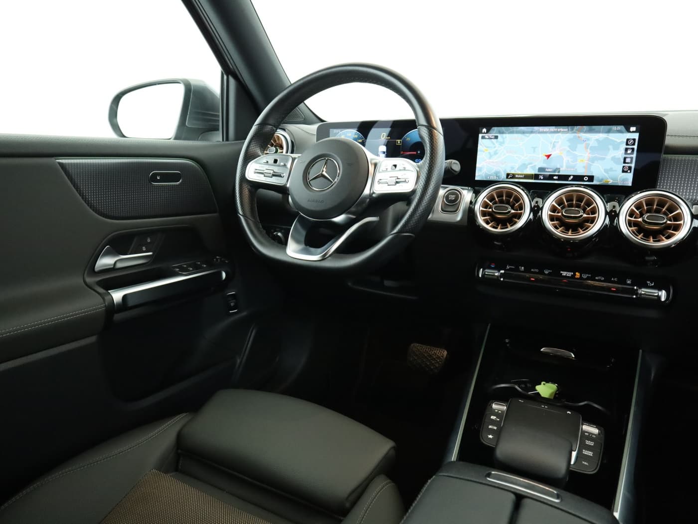 Mercedes-Benz EQB 300 4M Bild 10