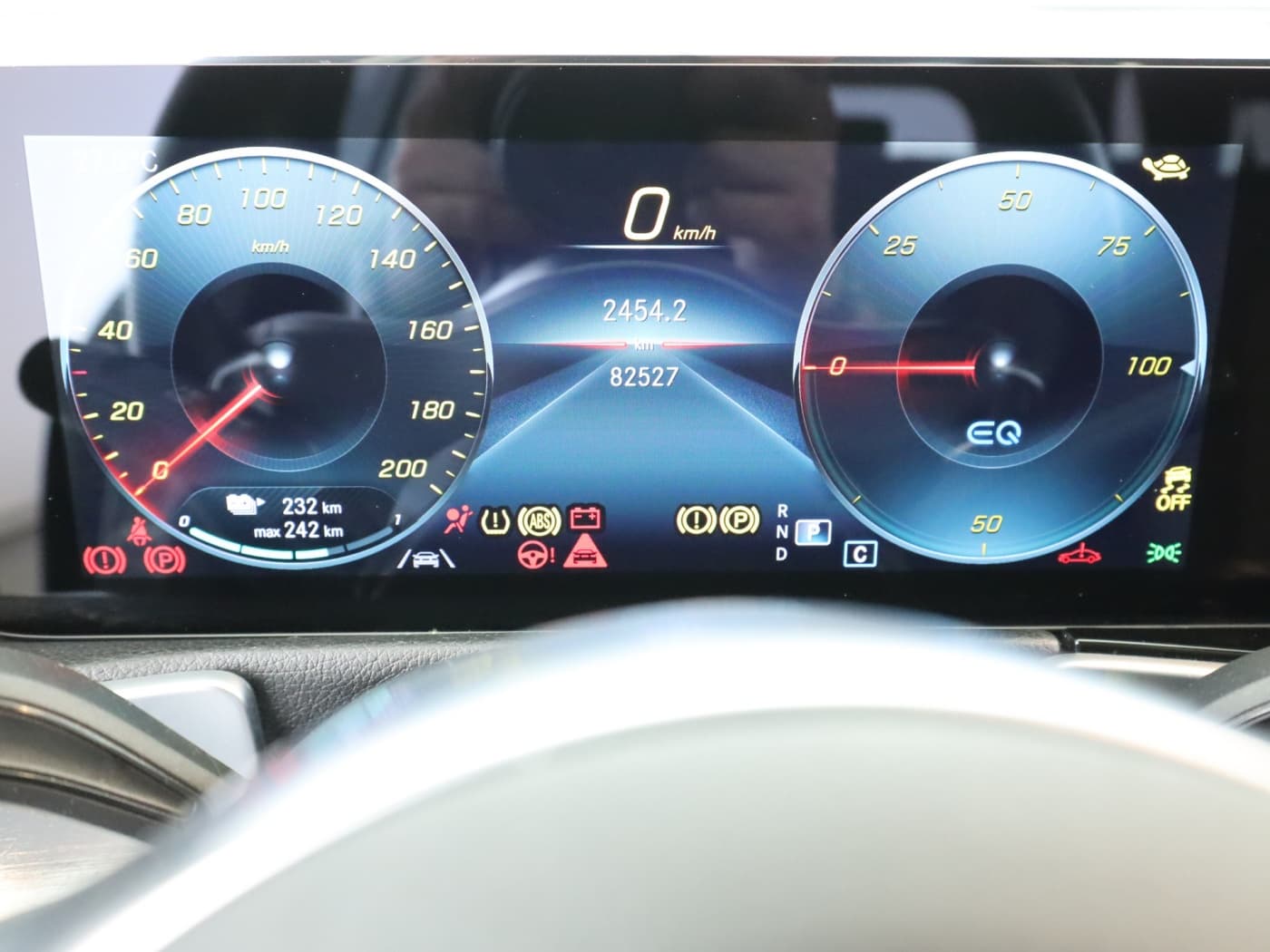 Mercedes-Benz EQB 300 4M Bild 12