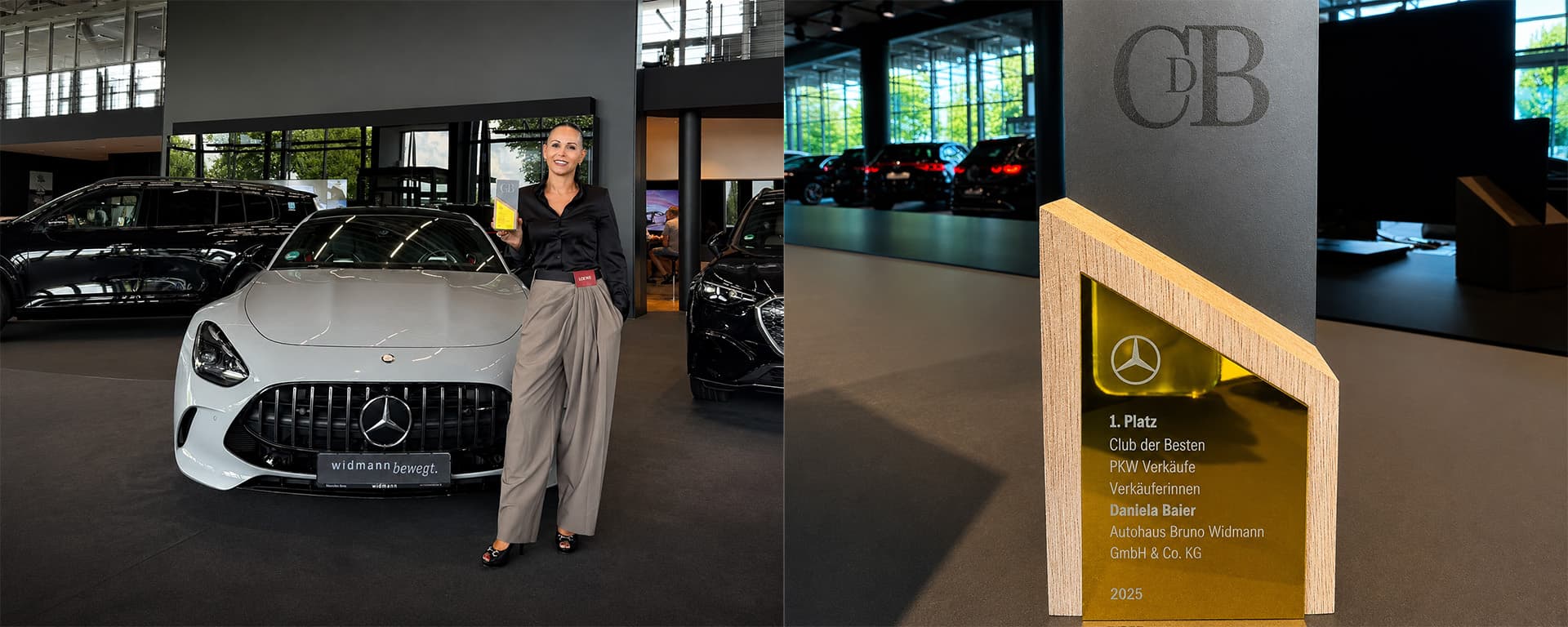 Frau mit Auszeichnung neben zwei Mercedes-Benz Fahrzeugen im Autohaus.