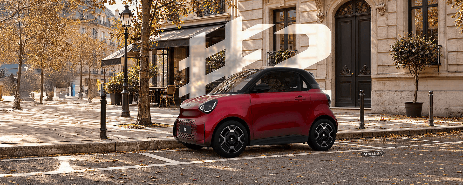 Roter smart #2 mit schwarzem Dach, geparkt an einer herbstlichen Straße vor historischen Gebäuden, mit großem #2-Schriftzug im Hintergrund.