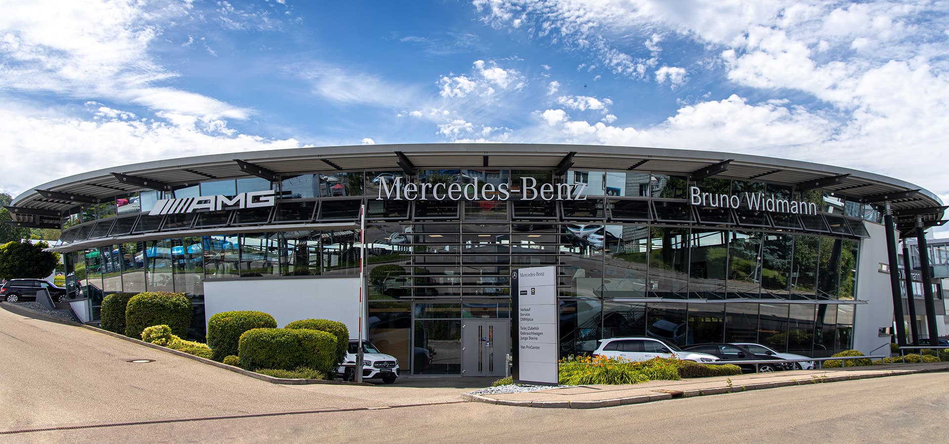 Das Bild zeigt unser Mercedes-Benz Autohaus von außen.